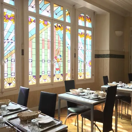 De Normandie Hotell 2*